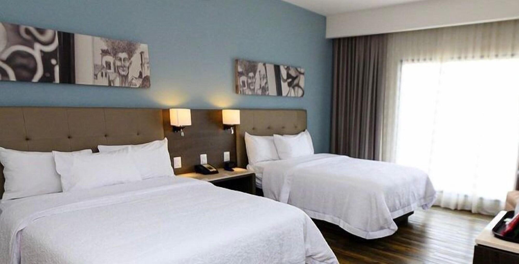 Hampton Inn By Hilton Celaya Exterior foto