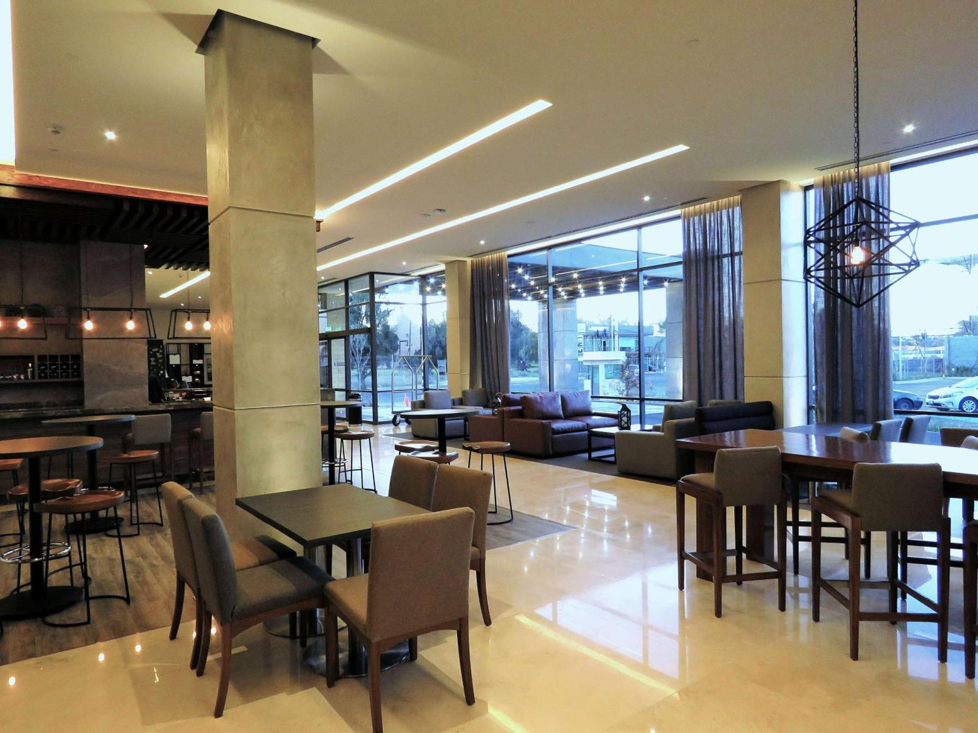 Hampton Inn By Hilton Celaya Exterior foto