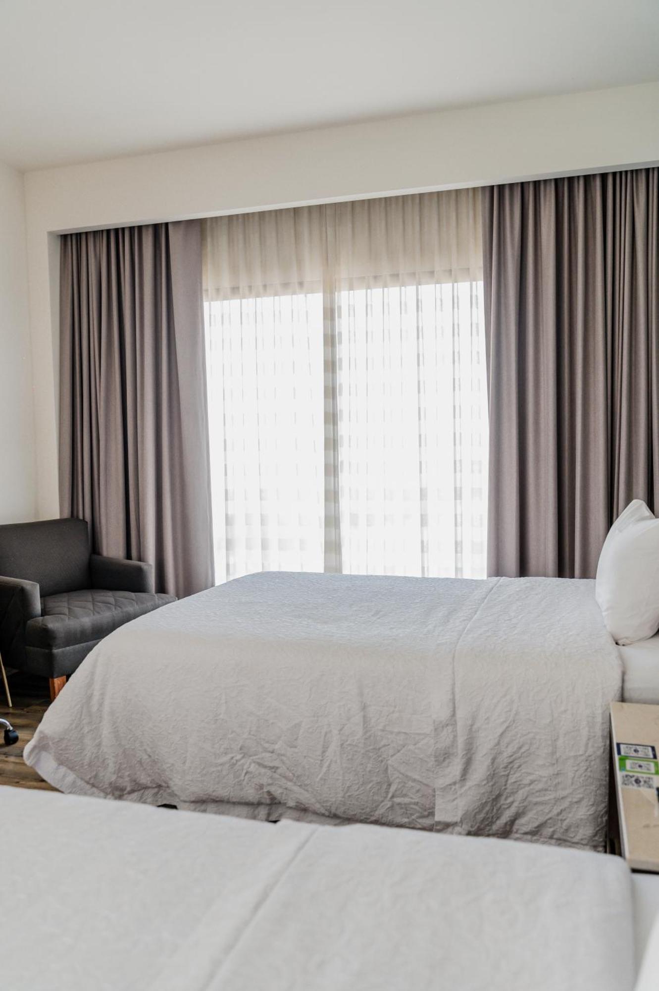 Hampton Inn By Hilton Celaya Zimmer foto